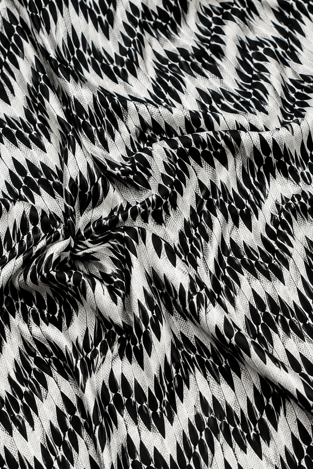 Monochrome Wave — Printed Lawn 2-Piece Suit